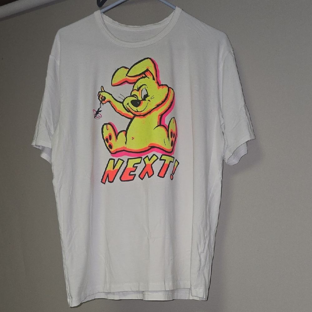 VINTAGE 1975 IRON-ON ART  White  T-Shirt Size Large.